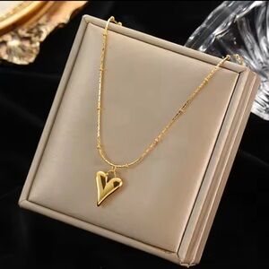 Elegant Gold Heart Pendant Necklace